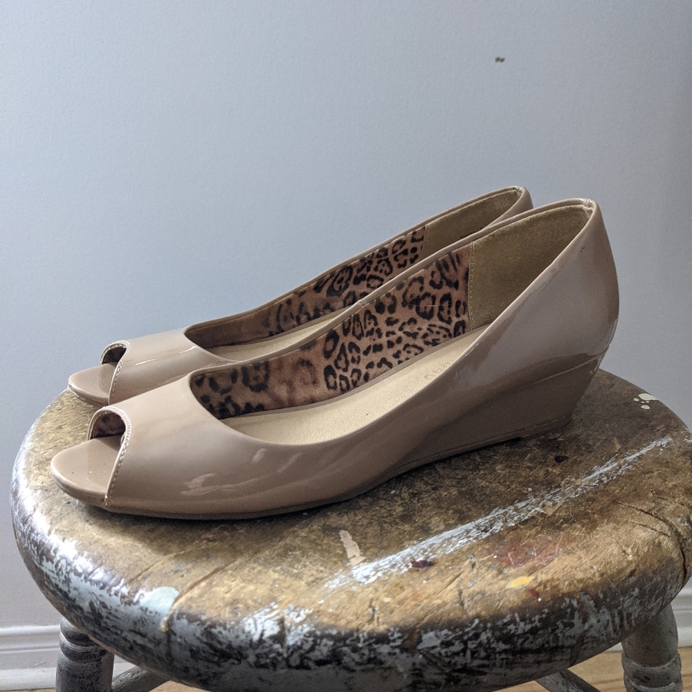 Chinese Laundry peep toe wedges